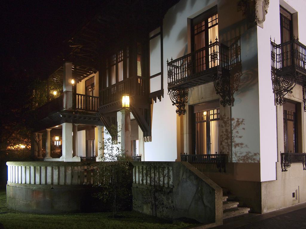 Palacio Arias Навия Экстерьер фото