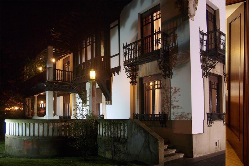 Palacio Arias Навия Экстерьер фото